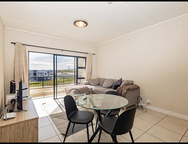 1 BEDROOM APARTMENT FOR SALE IN SANDOWN